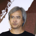 街头挑战挠脚心
